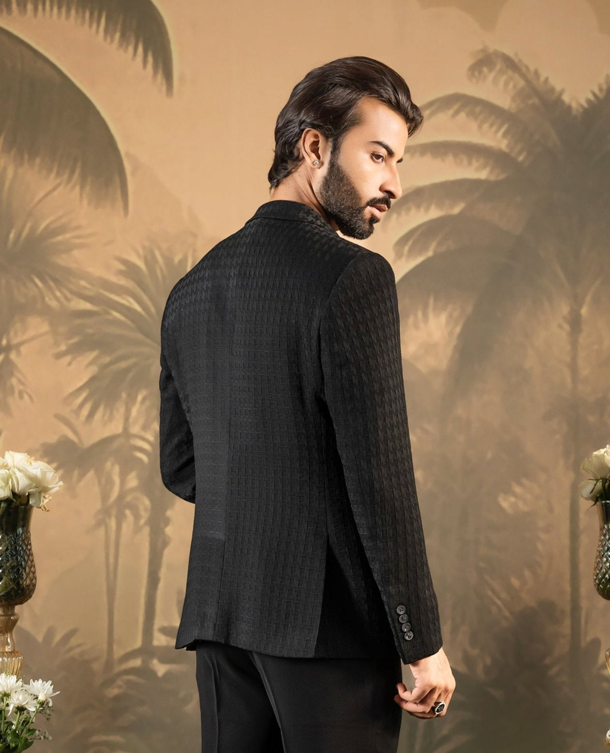 Black Structured Pattern Blazer - Versatile Men's Wear



