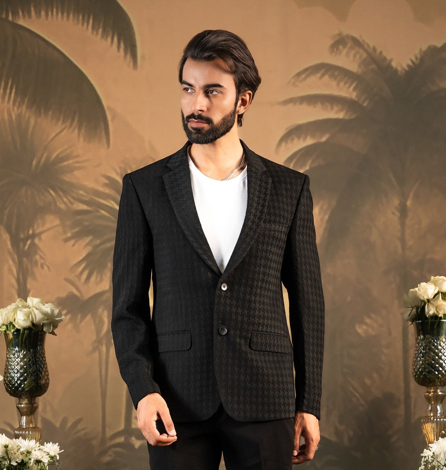 Trendy Black Blazer with Textured Design - Contemporary Men's Fashion

