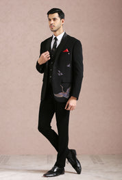 Elegant Black Suit - Timeless Fashion

