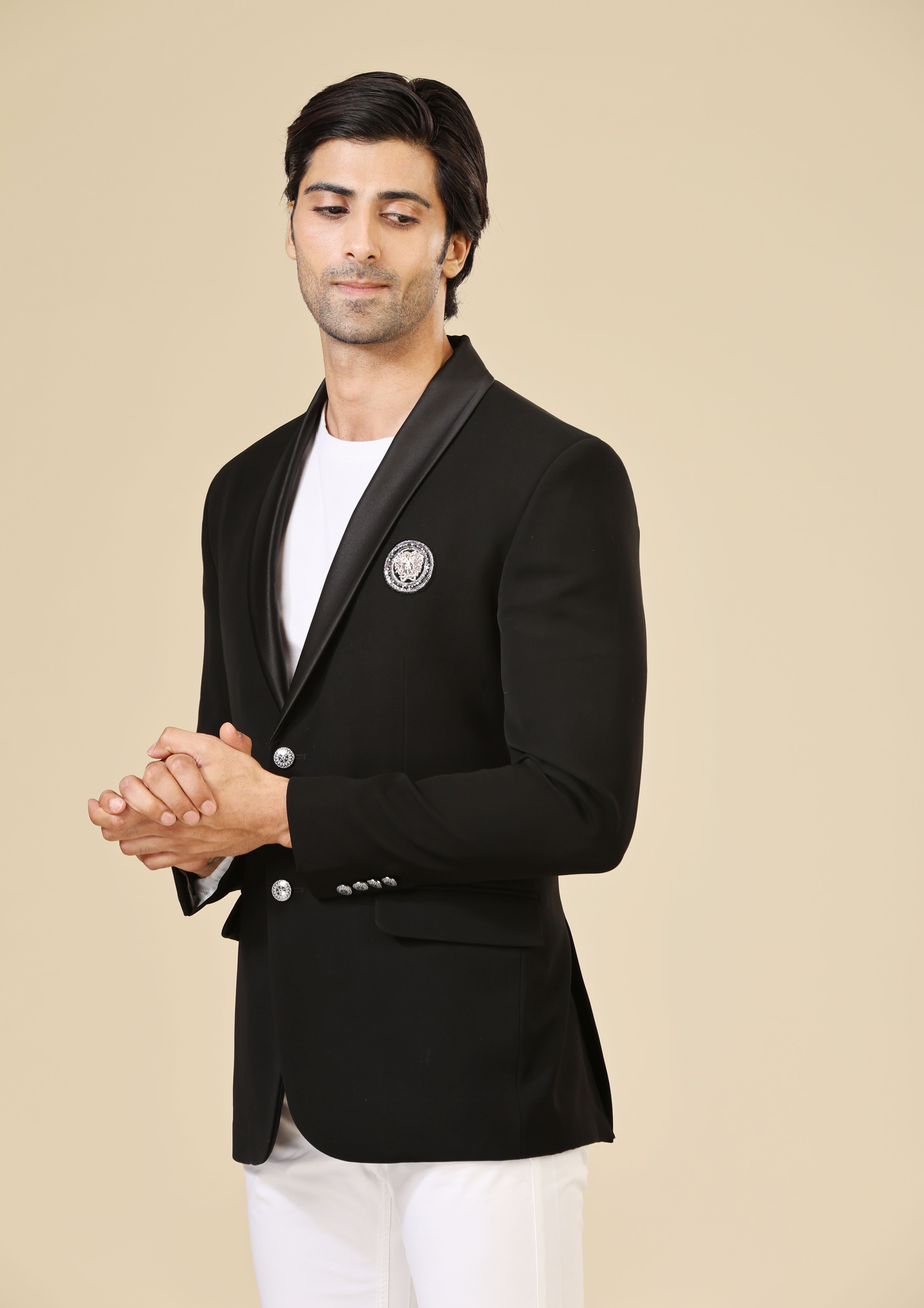 Trendy Black Designer Blazer - Modern Men's Fashion

