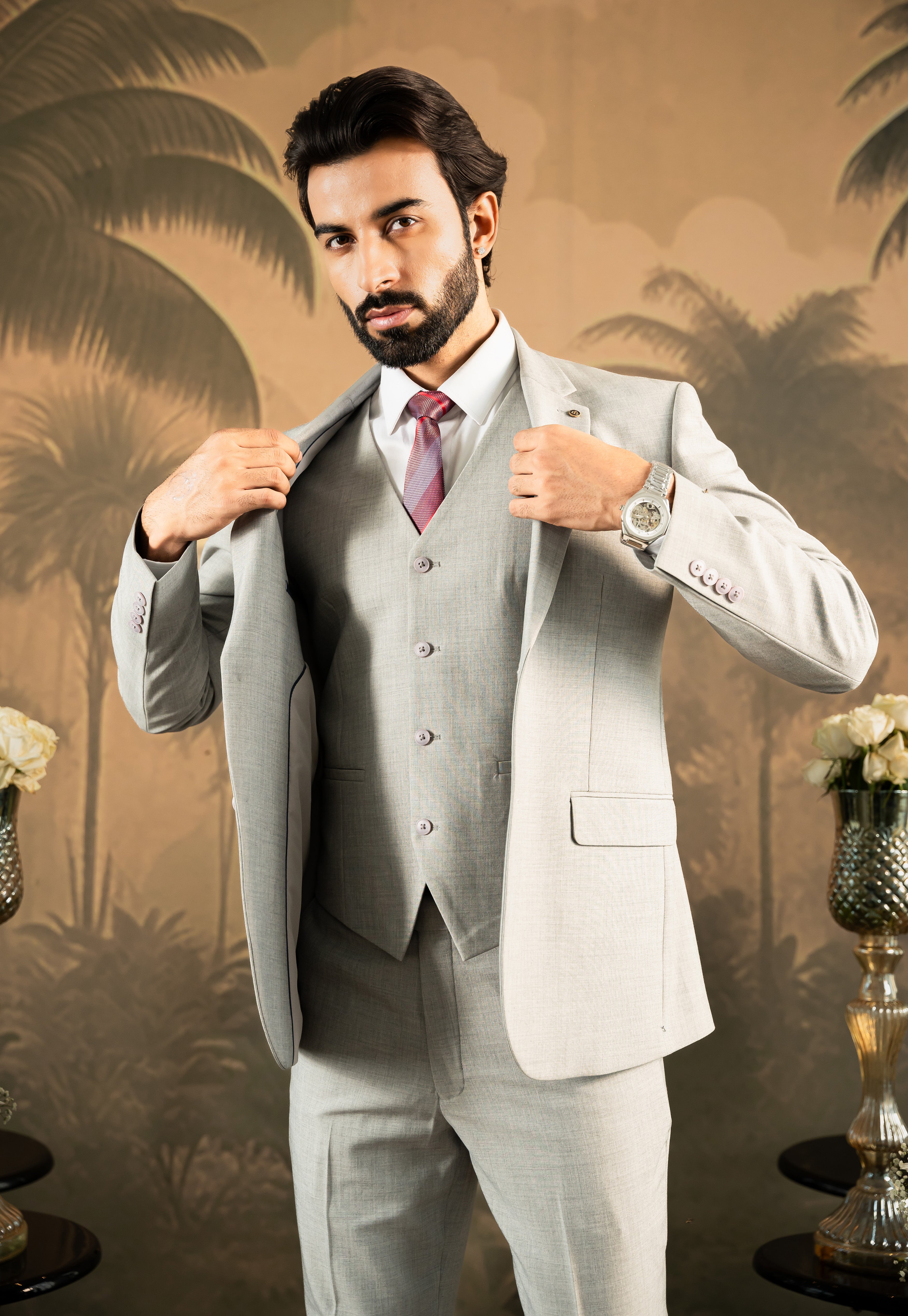 Elegant Grey Suit - Timeless Fashion

