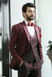 Designer Wear
Timeless Wine Peak Lapel Jacquard Suit 