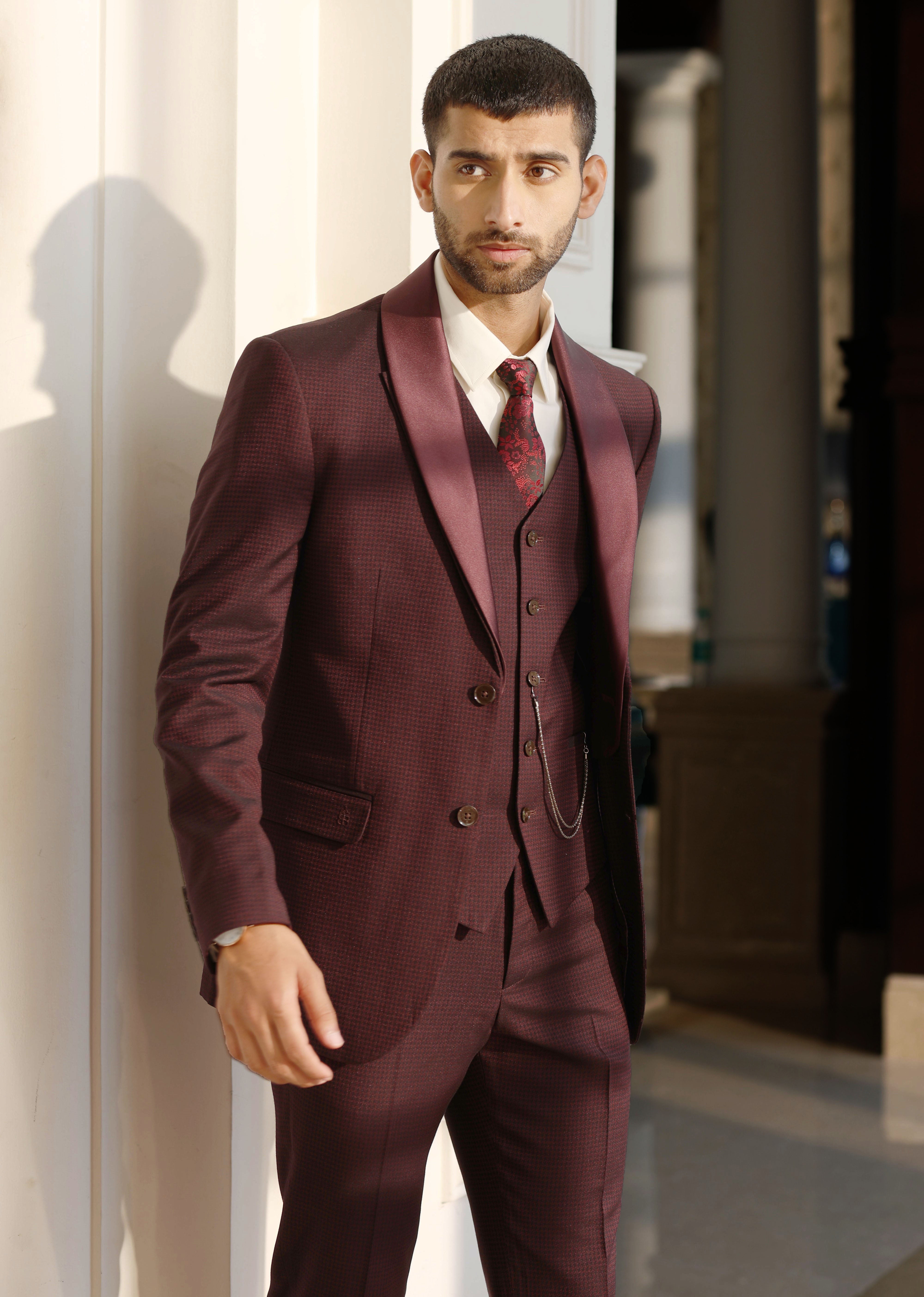 Perfect for Special Occasions
Wine Houndstooth Suit with Detachable Satin Shawl Collar, Designer Wear
Timeless Wine Houndstooth Suit with Detachable Satin Shawl Collar 