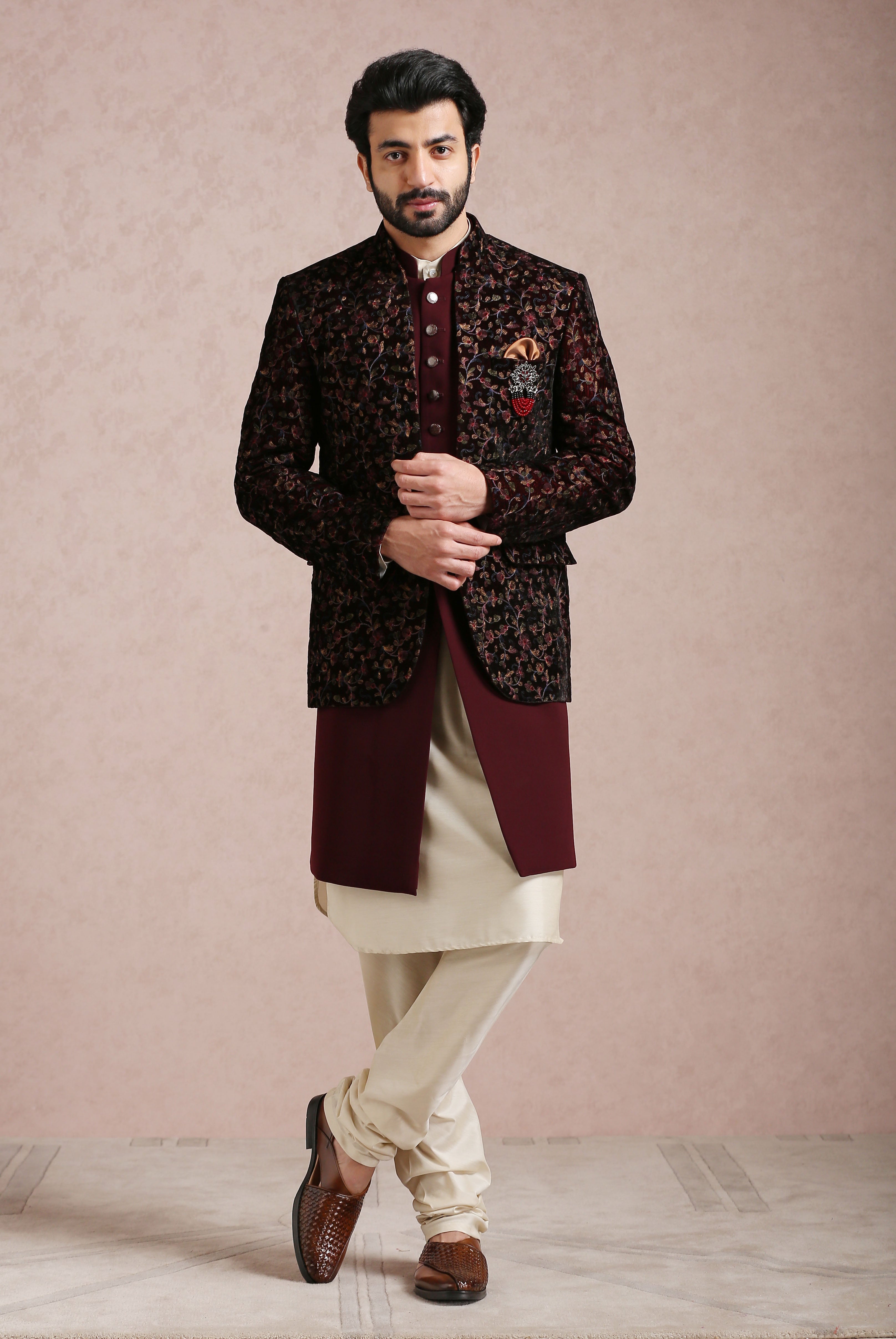 Perfect for Special Occasions
Wine Indo-Western with Intricate Embroidery, Festive Wear
Timeless Wine Indo-Western with Intricate Embroidery 